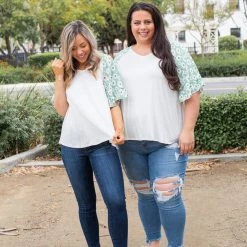 Boutique Simplified Summer Daisy Ruffle Sleeve Top