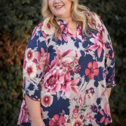 Boutique Simplified Blossoming Soul 3/4 Sleeve Top Tops