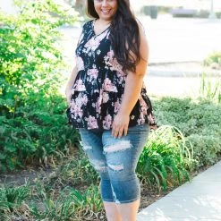 Boutique Simplified Tops Tiered Vintage Floral Babydoll