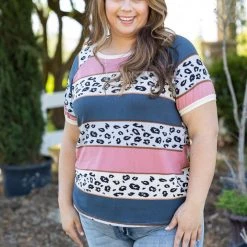 Boutique Simplified Kind Hearted Short Seeve Top Tops