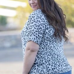 Boutique Simplified Tops Siberian Vibes Top - In Stock