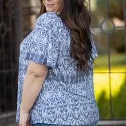 Boutique Simplified Doodled In Splendor Short Sleeve Top 8 Boutique Simplified Doodled In Splendor Short Sleeve Top