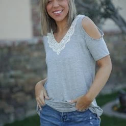 Boutique Simplified Tops Exquisite Lacy Cold Shoulder