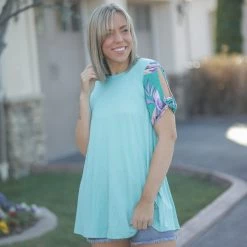 Boutique Simplified Birds Of Paradise Short Sleeve Top Tops