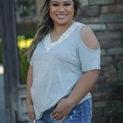 Boutique Simplified Tops Exquisite Lacy Cold Shoulder