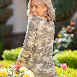 Boutique Simplified Hide N' Seek 3/4 Sleeve Tops