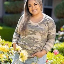 Boutique Simplified Hide N' Seek 3/4 Sleeve Tops