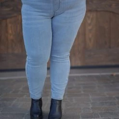 Boutique Simplified Sky's The Limit Pull-On Judy Blue Jeggings